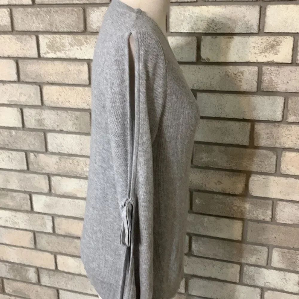 3for$20 sweater medium - Picture 3 of 5